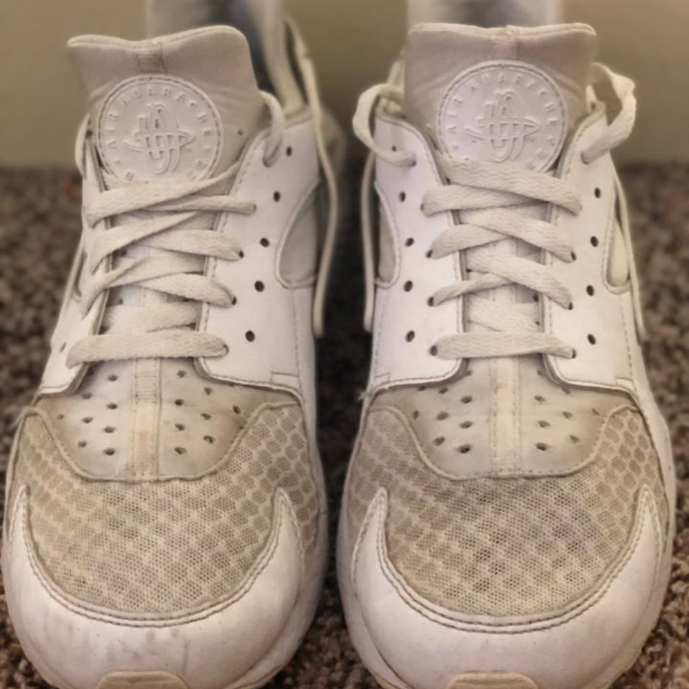 Nike Huaraches - Picture 2 of 3